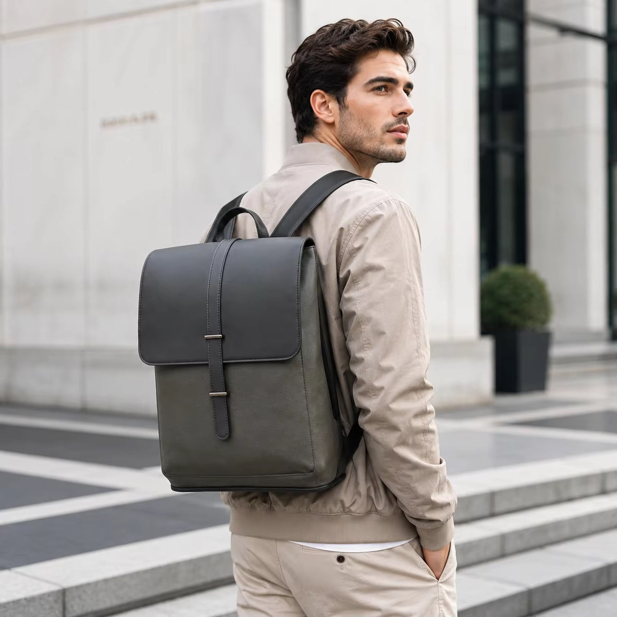 VALTERO slim vegan leather executive laptop backpack - Jouloud