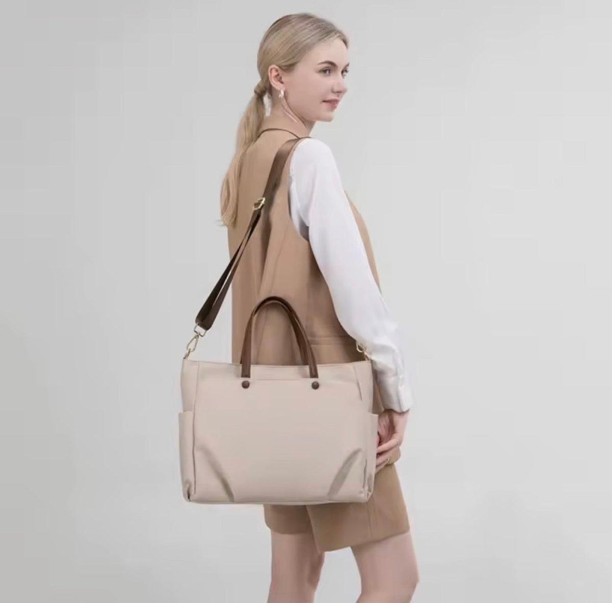 NOUR women's water-resistant Oxford laptop tote bag - Jouloud
